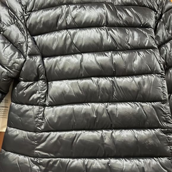 Moncler jacket/ Authentic - Picture 8 of 8